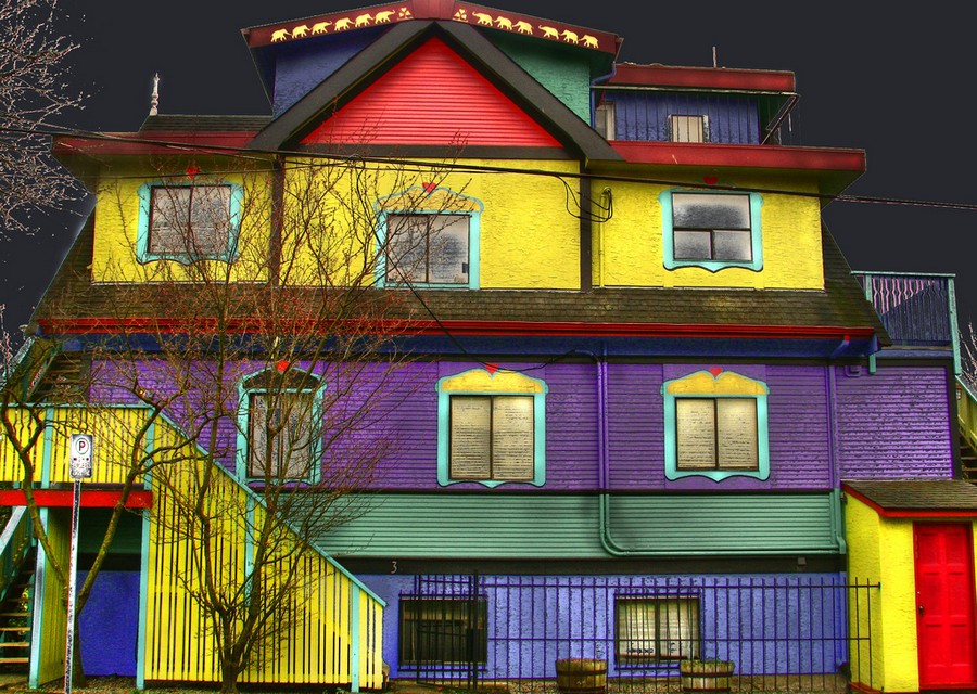 разноцветный дом